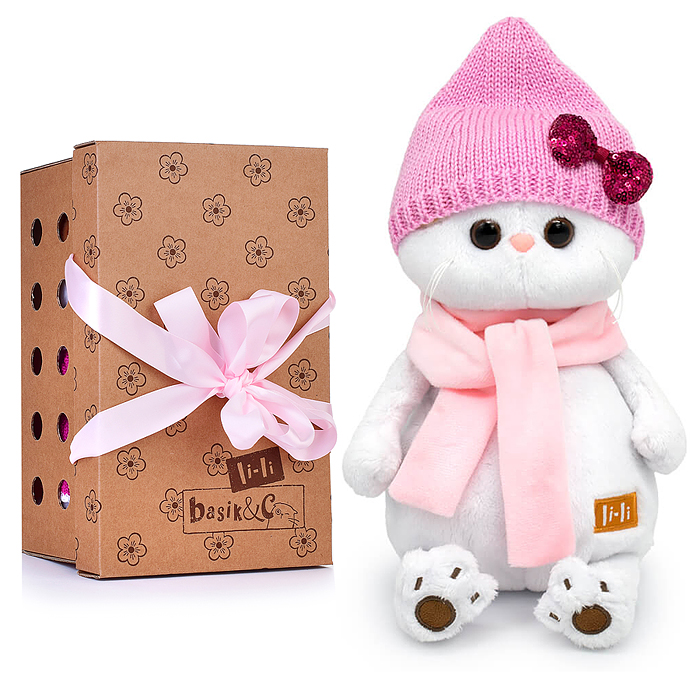 Кошка Ли-Ли в шапке с бантом и шарфе Кошка Ли-Ли в шапке с бантом и шарфе