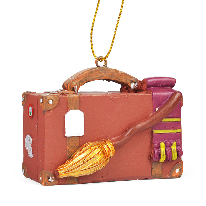 Полирезиновая подвеска "Волшебный чемоданчик" 6*3.5*7см. Полирезиновая подвеска "Волшебный чемоданчик" 6*3.5*7см.