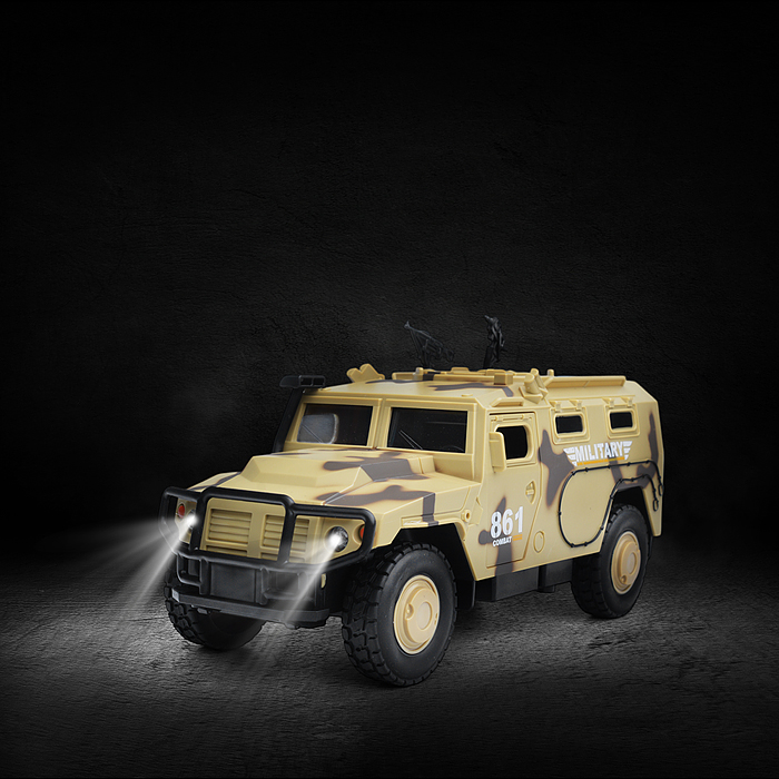 Машина WY861B "Военный броневик" 1:16 (свет, звук) в коробке
